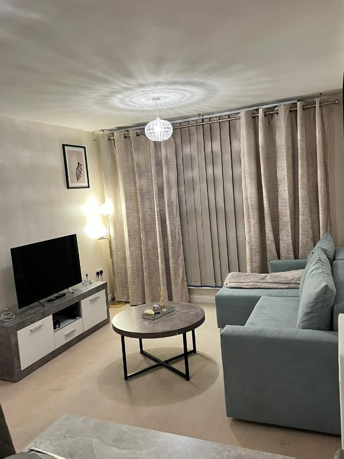 Stylish Luxe Apartment Harlow Exteriér fotografie