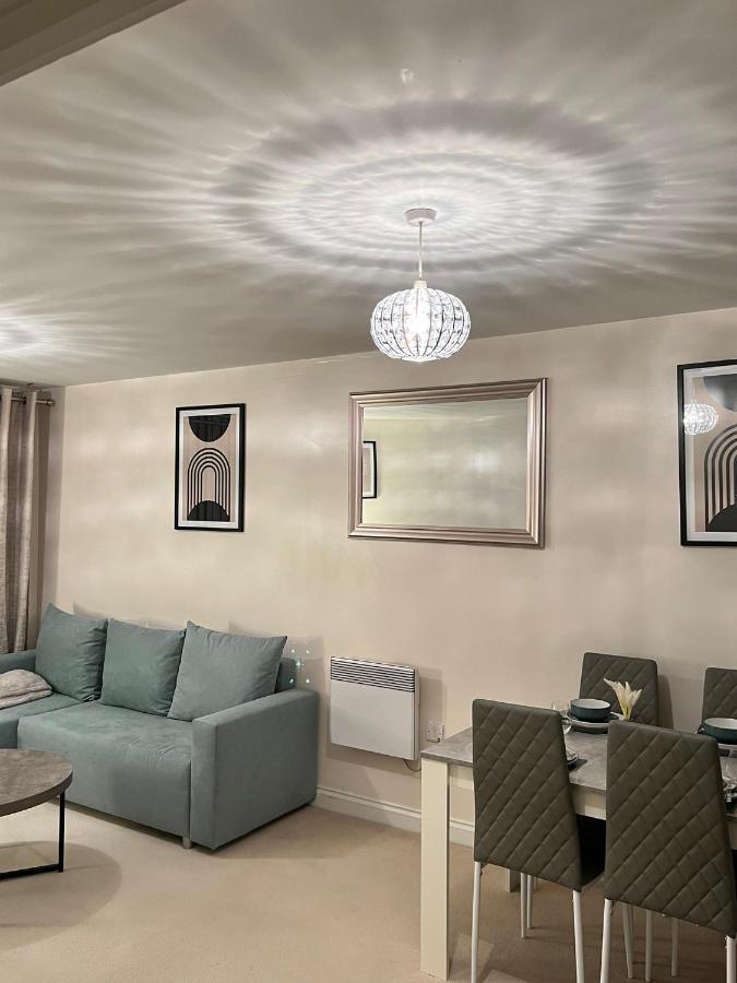 Stylish Luxe Apartment Harlow Exteriér fotografie